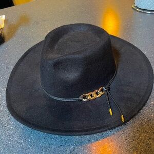 Curb Chain Bolo Tie Felt Fedora